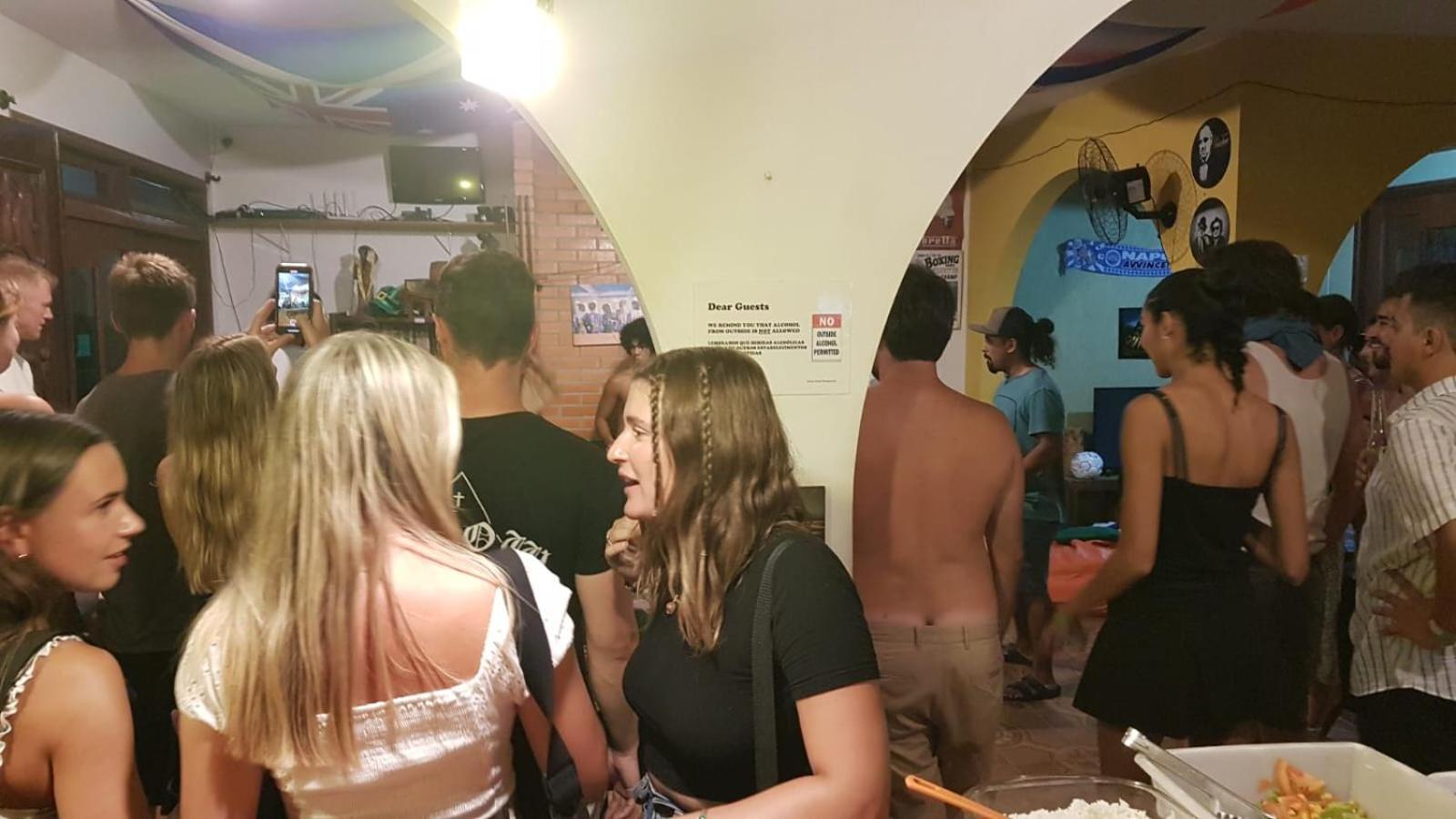 Geckos Hostel *